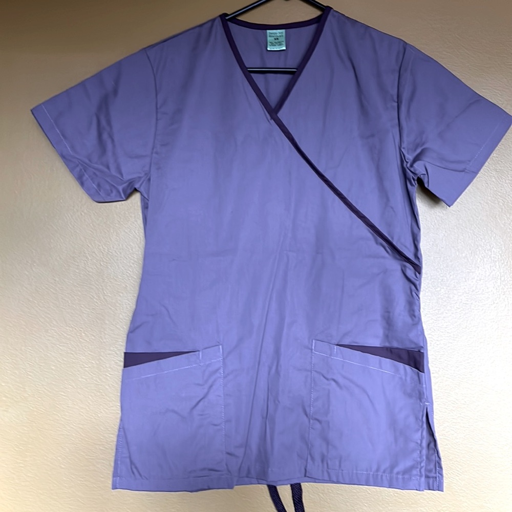 Scrub top purple drawstring closure XS
